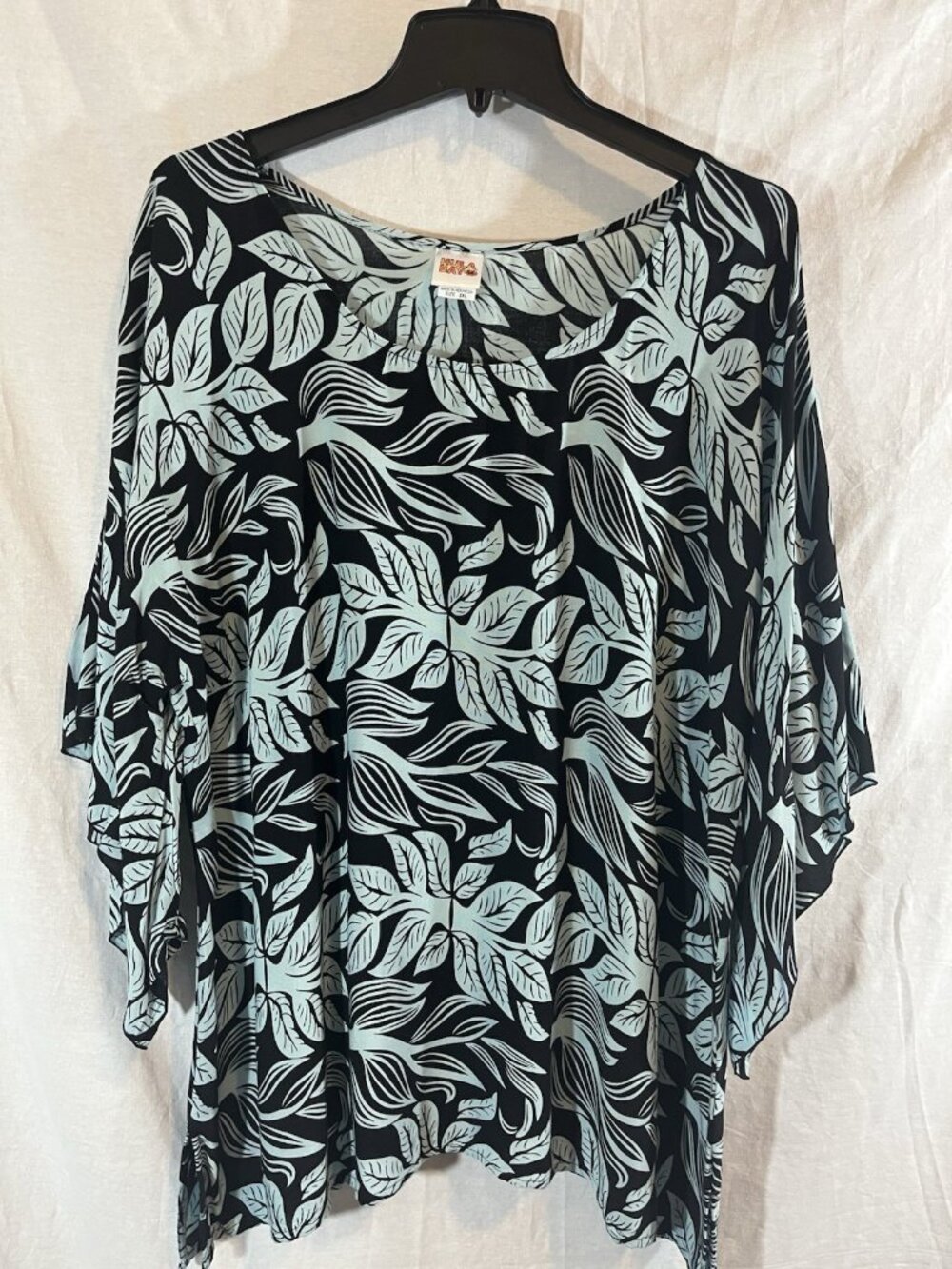 Hula Bay Women’s 2XL Blue & Black Leaf Print Rayon Blouse